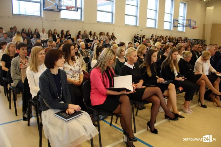 Abiturienci "Kopernika" zakończyli naukę (zdjęcia)