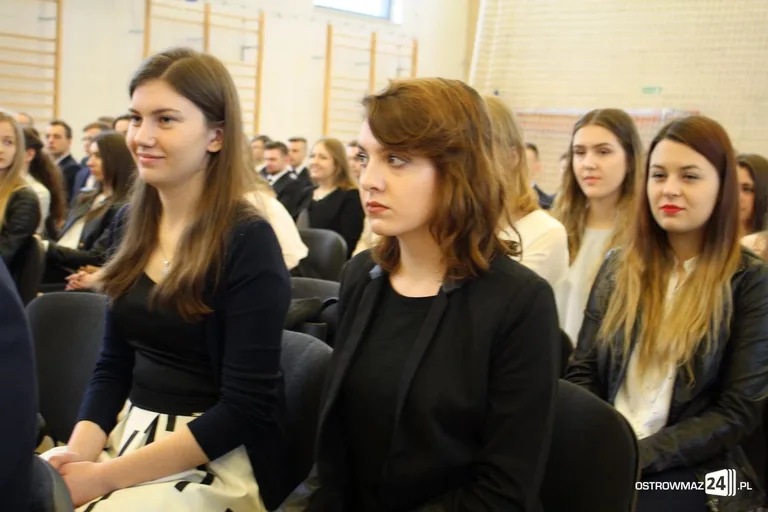 Abiturienci "Kopernika" zakończyli naukę (zdjęcia)