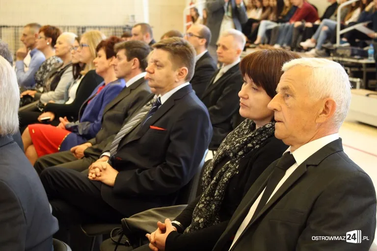 Abiturienci "Kopernika" zakończyli naukę (zdjęcia)