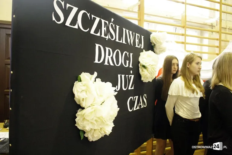 "Ekonomik" pożegnał maturzystów (zdjęcia)