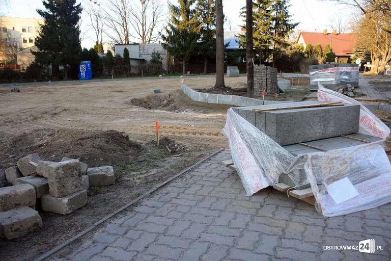 Trwa budowa parkingu przy ul. Rubinkowskiego (zdjęcia)