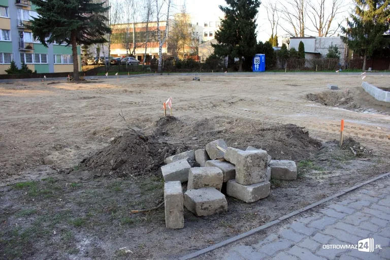 Trwa budowa parkingu przy ul. Rubinkowskiego (zdjęcia)
