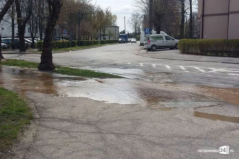 Skrzyżowanie ulic Kościuszki i Armii Krajowej zalane (zdjęcia)