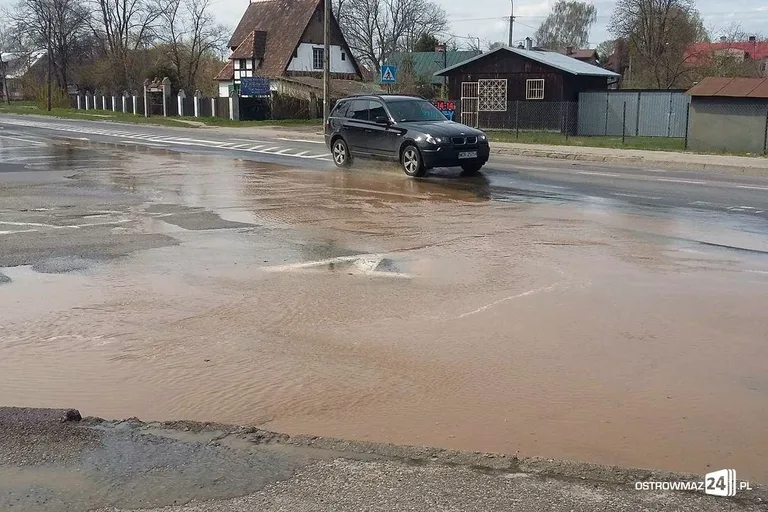 Skrzyżowanie ulic Kościuszki i Armii Krajowej zalane (zdjęcia)