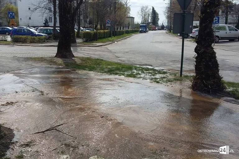 Skrzyżowanie ulic Kościuszki i Armii Krajowej zalane (zdjęcia)