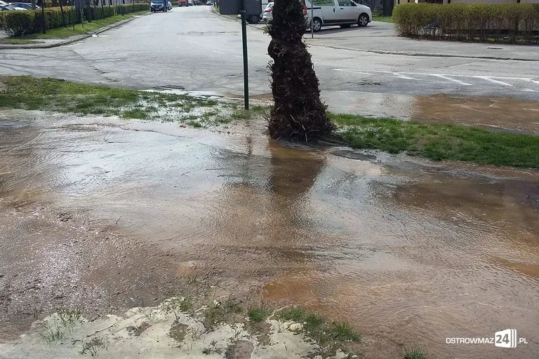 Skrzyżowanie ulic Kościuszki i Armii Krajowej zalane (zdjęcia)