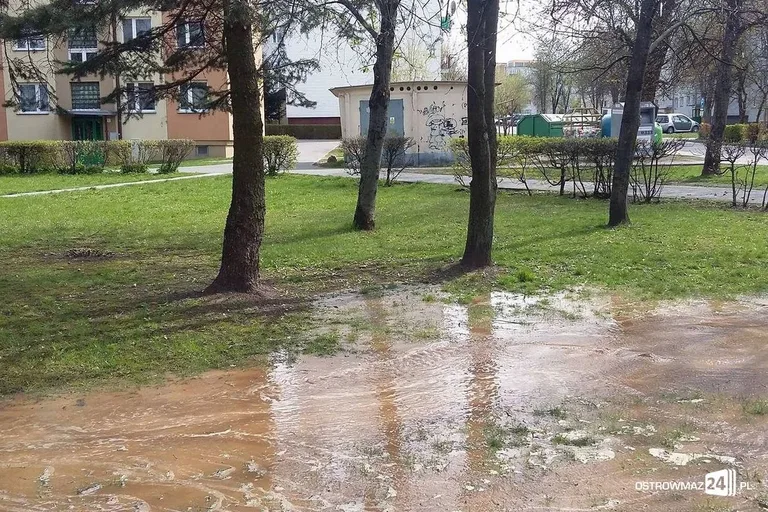 Skrzyżowanie ulic Kościuszki i Armii Krajowej zalane (zdjęcia)
