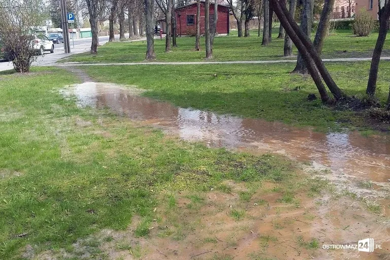 Skrzyżowanie ulic Kościuszki i Armii Krajowej zalane (zdjęcia)