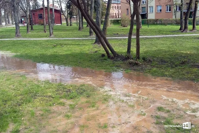 Skrzyżowanie ulic Kościuszki i Armii Krajowej zalane (zdjęcia)