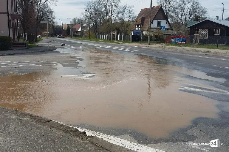 Skrzyżowanie ulic Kościuszki i Armii Krajowej zalane (zdjęcia)