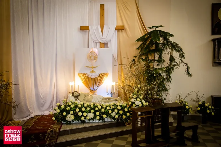 Groby Pańskie w ostrowskich parafiach (zdjęcia)