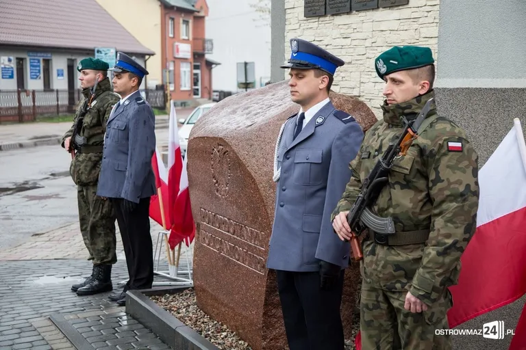 Uczcili pamięć ofiar zbrodni katyńskiej (zdjęcia)