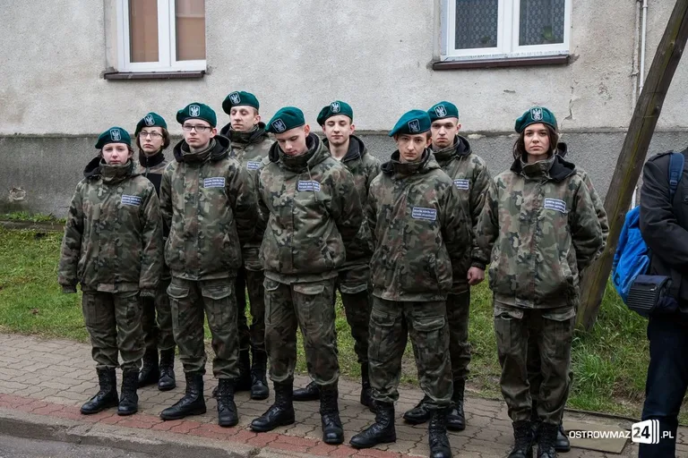 Uczcili pamięć ofiar zbrodni katyńskiej (zdjęcia)