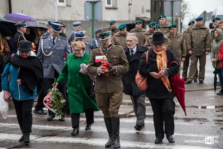 Uczcili pamięć ofiar zbrodni katyńskiej (zdjęcia)