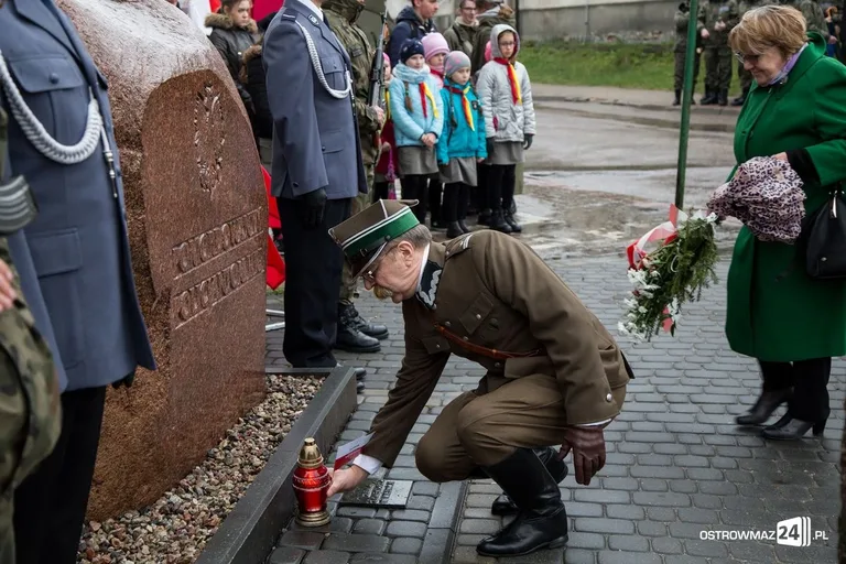 Uczcili pamięć ofiar zbrodni katyńskiej (zdjęcia)