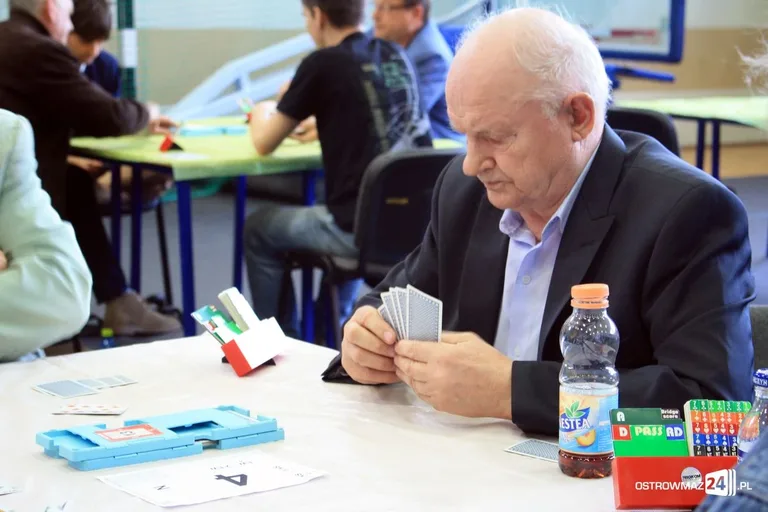 Turniej par brydżowych za nami (zdjęcia)