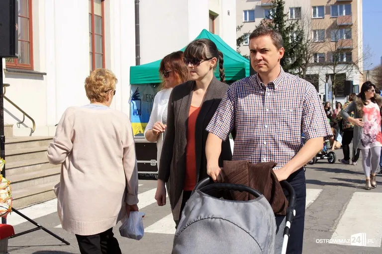 Jarmark Ostrowski wypełnił plac przy ratuszu (zdjęcia)