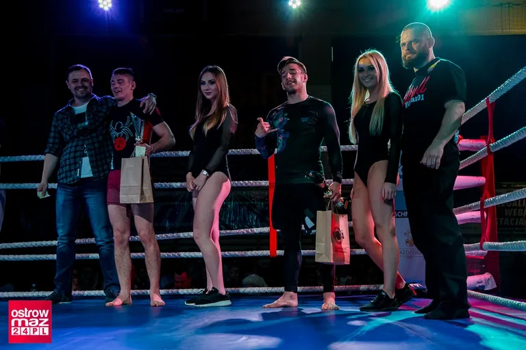 Wieczór emocjonujących walk (zdjęcia, wideo)