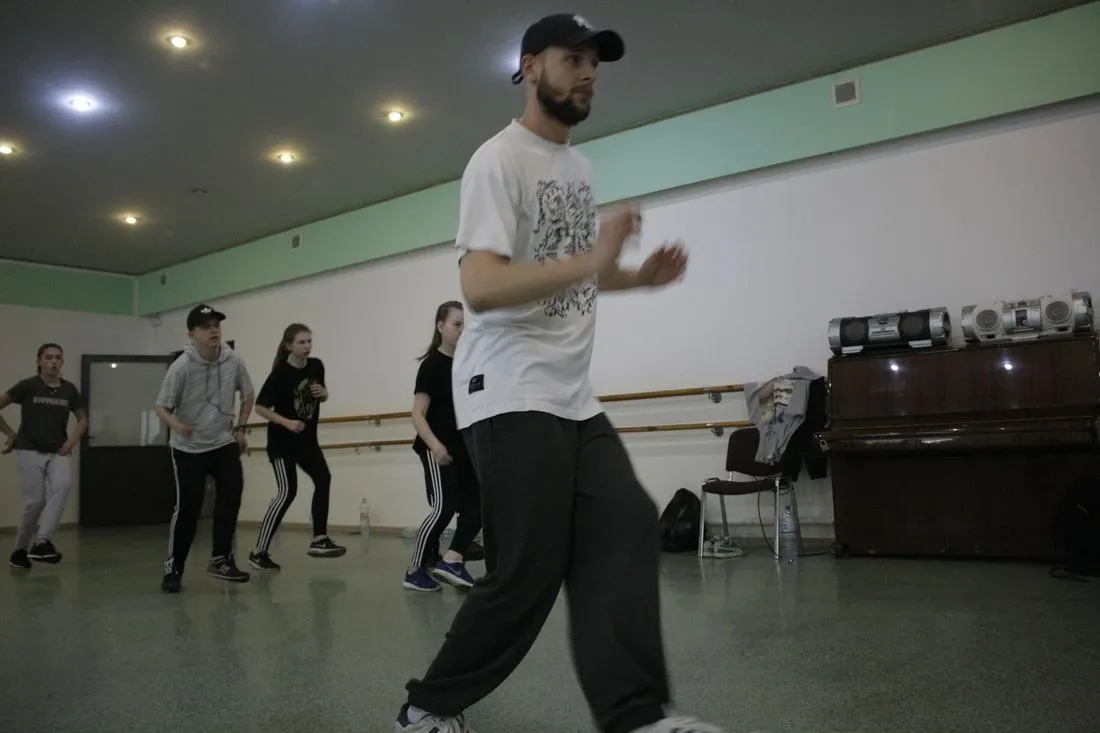 Maciek Pela na warsztatach hip-hop