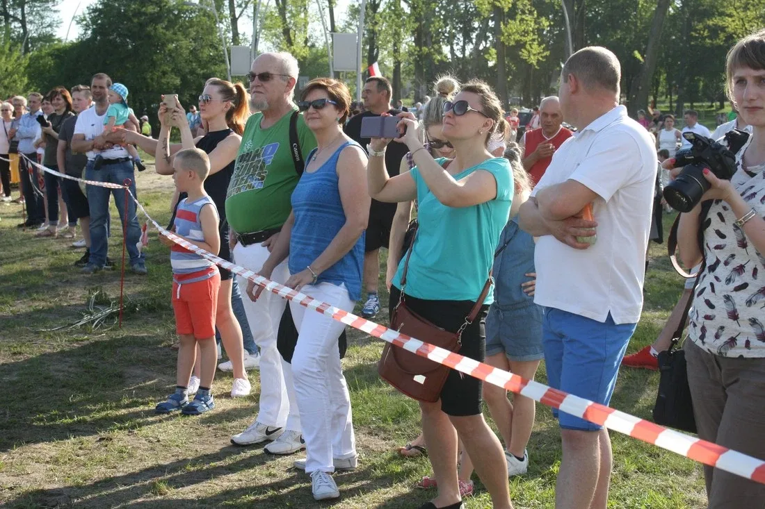 Pokazy jeździeckie kawalerzystów (zdjęcia)