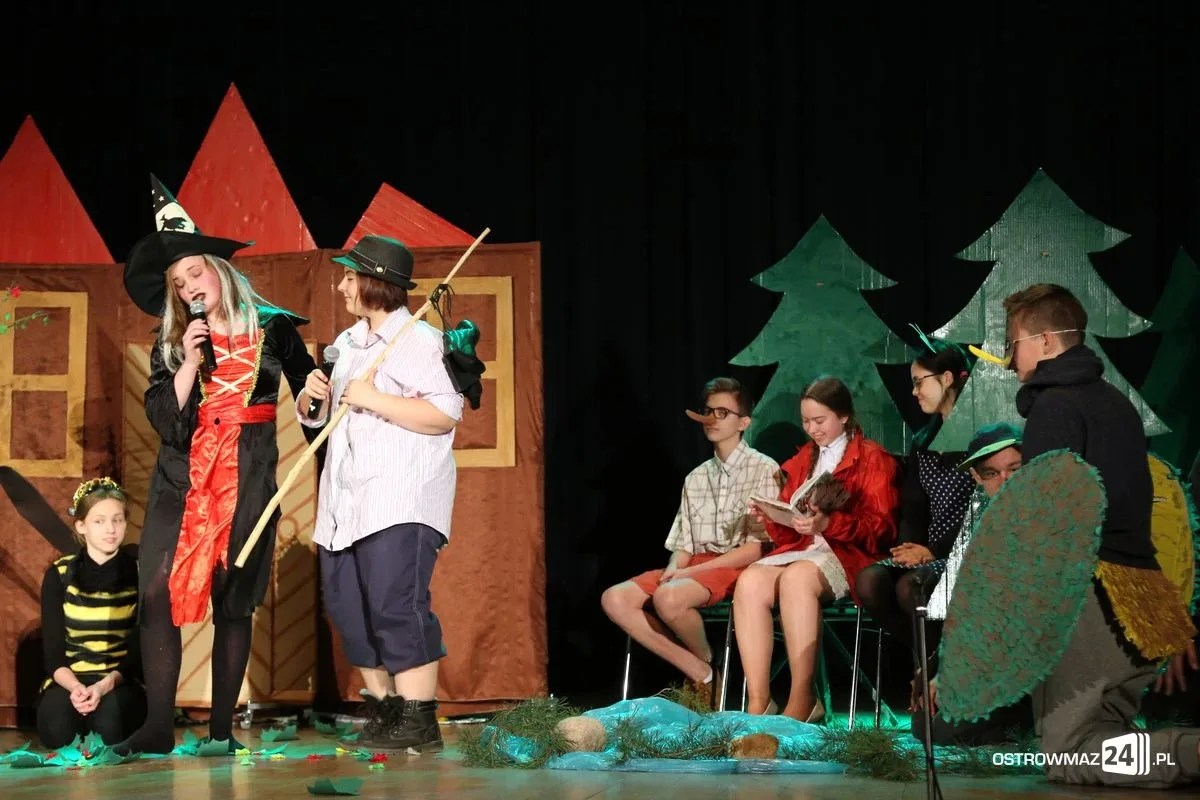 Teatr "Kadra Eli" z ostrowskiej szkoły laureatem festiwalu (zdjęcia, wideo)