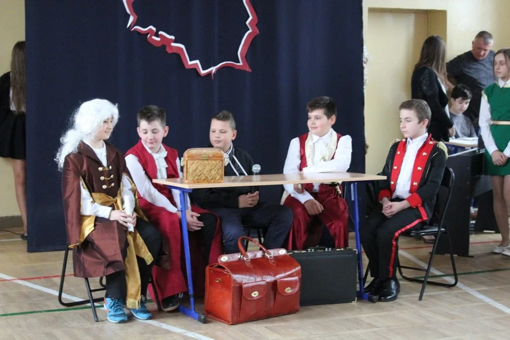 Historyczna konstytucja w murach Szkoły Podstawowej nr 1 (zdjęcia)