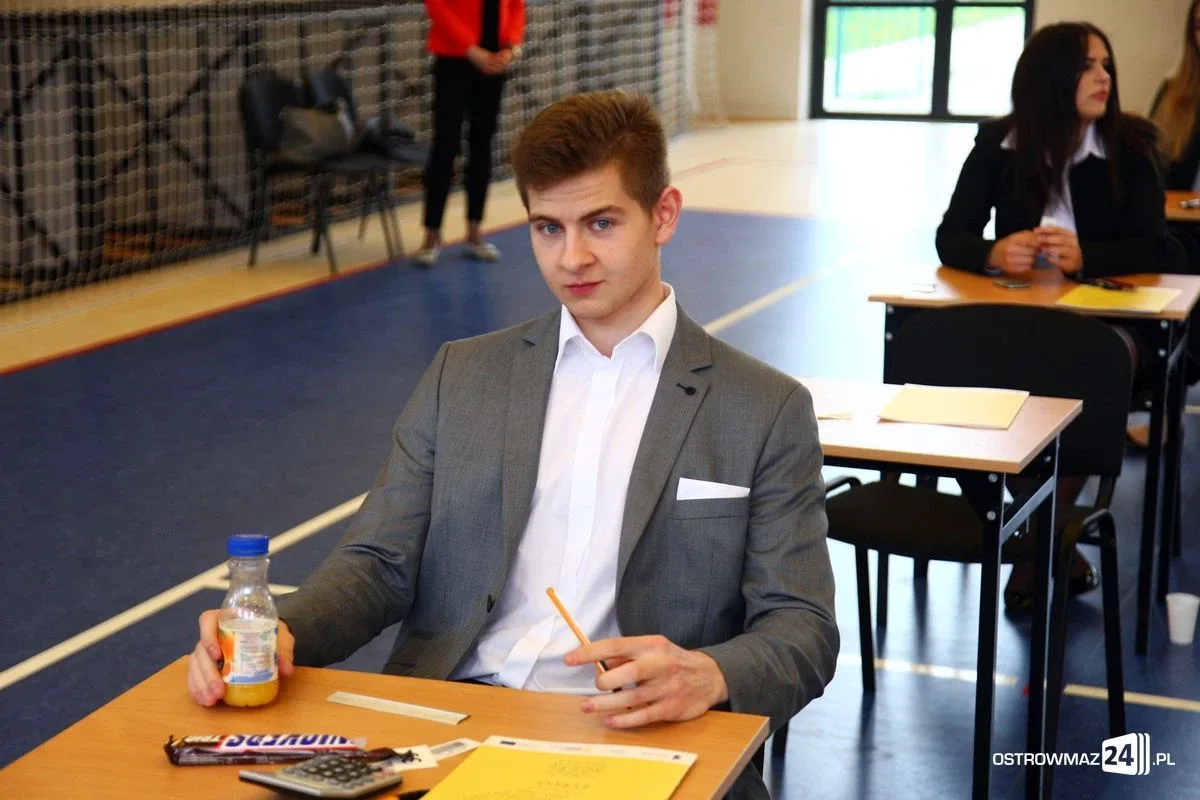 Drugi dzień zmagań maturzystów. Dziś "królowa nauk" (zdjęcia)
