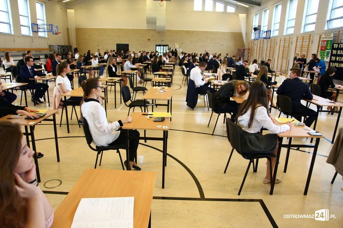 Drugi dzień zmagań maturzystów. Dziś "królowa nauk" (zdjęcia)