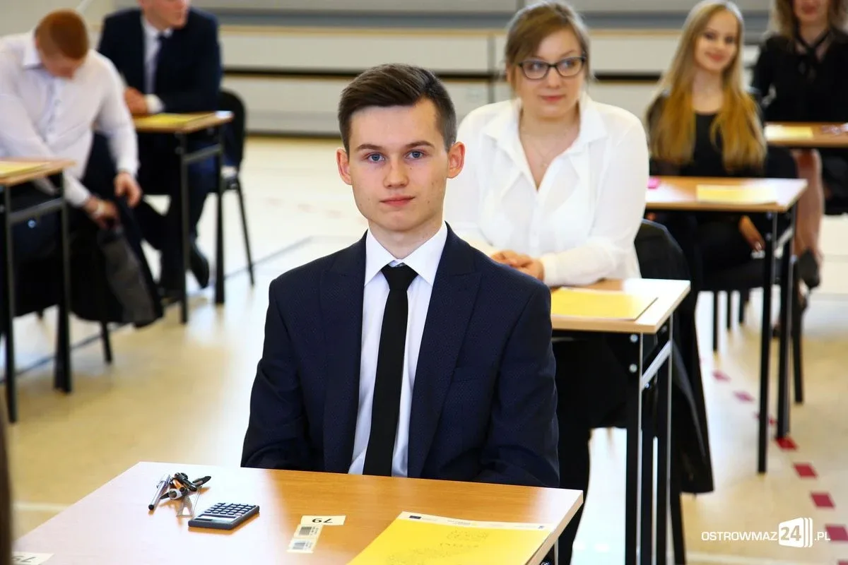 Drugi dzień zmagań maturzystów. Dziś "królowa nauk" (zdjęcia)