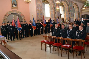 OSP Stara Ruskołęka ze sztandarem. 70-lecie powstania jednostki (zdjęcia)