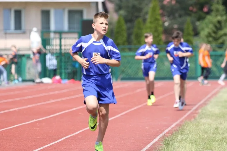 Szkoła Podstawowa w Zarębach Kościelnych z awansem do finałów Mazowsza (zdjęcia, wideo)