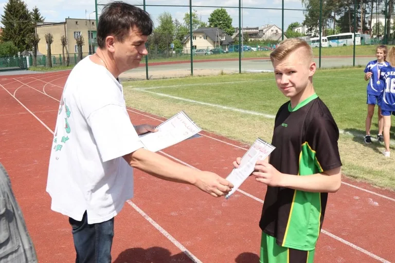 Szkoła Podstawowa w Zarębach Kościelnych z awansem do finałów Mazowsza (zdjęcia, wideo)