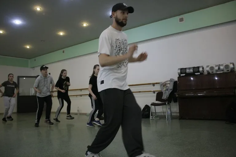 Maciek Pela na warsztatach hip-hop