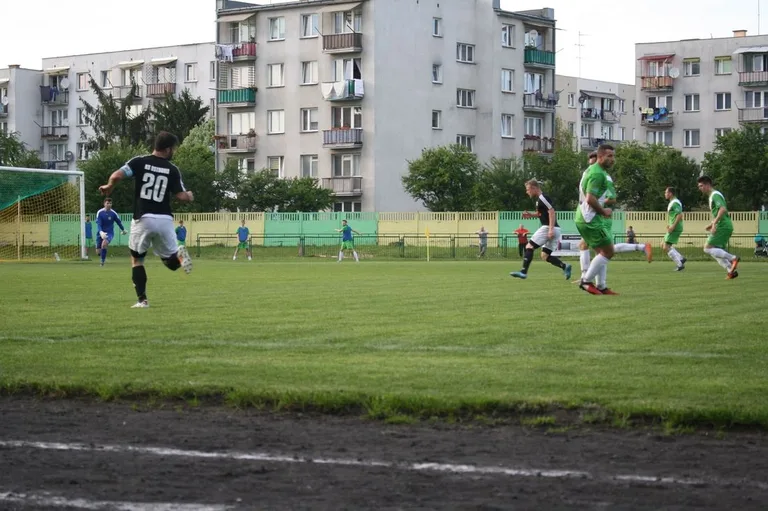 Ostrovia uległa MKS Ciechanów (zdjęcia, wideo)