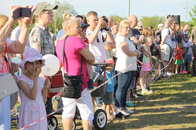 Pokazy jeździeckie kawalerzystów (zdjęcia)