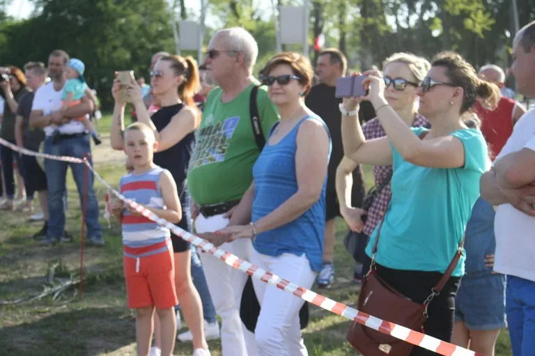 Pokazy jeździeckie kawalerzystów (zdjęcia)