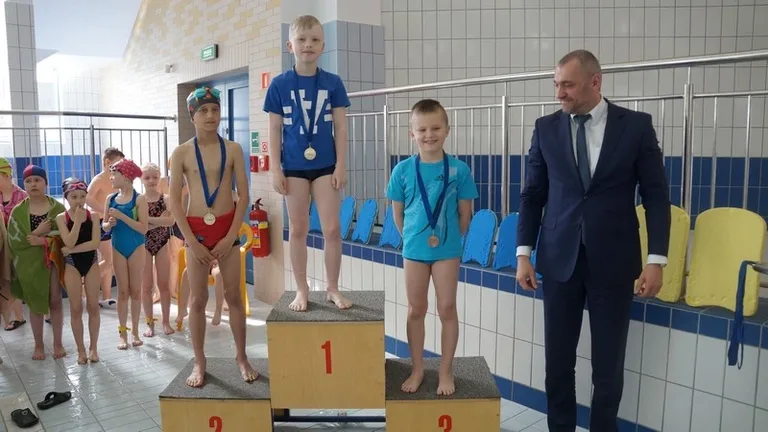 Mistrzostwa Szkoły Podstawowej nr 1 w pływaniu (zdjęcia)