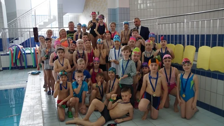 Mistrzostwa Szkoły Podstawowej nr 1 w pływaniu (zdjęcia)
