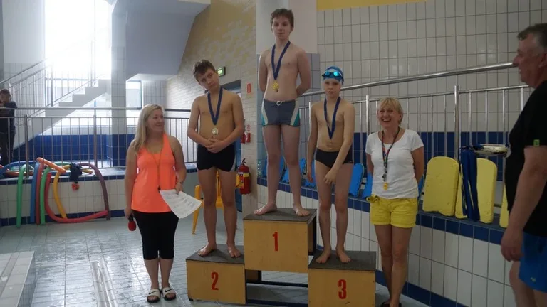 Mistrzostwa Szkoły Podstawowej nr 1 w pływaniu (zdjęcia)