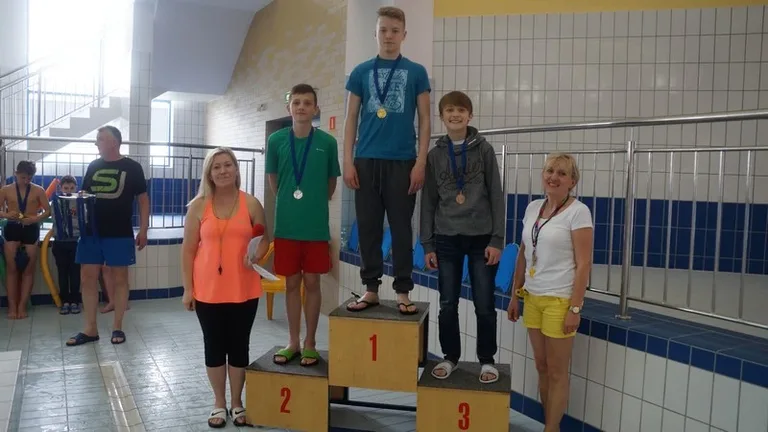 Mistrzostwa Szkoły Podstawowej nr 1 w pływaniu (zdjęcia)