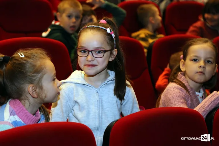 Teatr "Kadra Eli" z ostrowskiej szkoły laureatem festiwalu (zdjęcia, wideo)