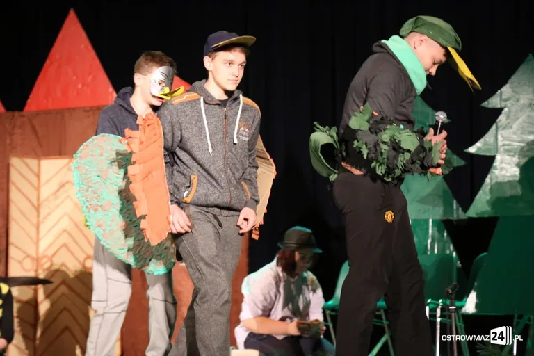 Teatr "Kadra Eli" z ostrowskiej szkoły laureatem festiwalu (zdjęcia, wideo)