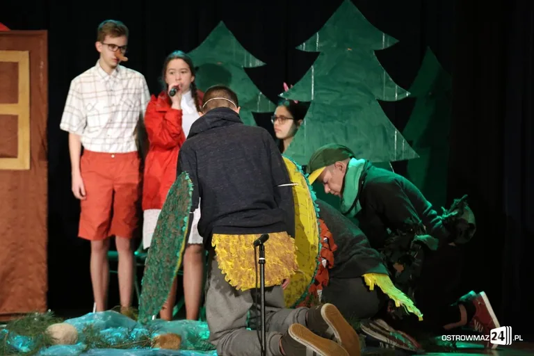 Teatr "Kadra Eli" z ostrowskiej szkoły laureatem festiwalu (zdjęcia, wideo)