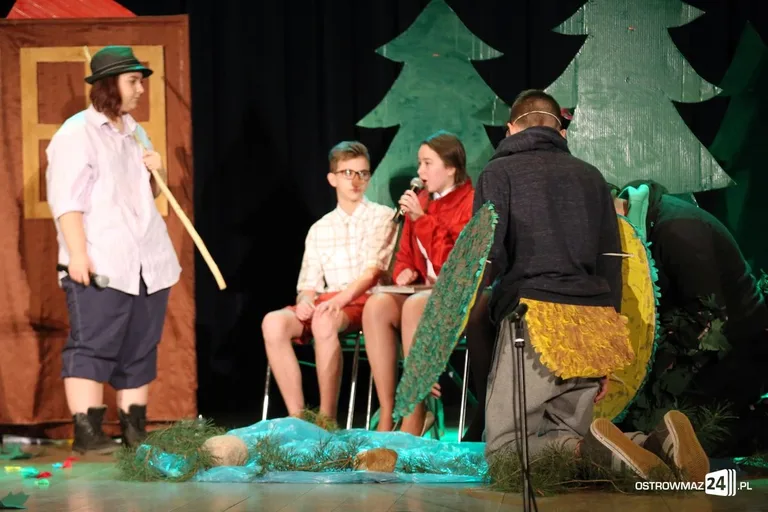 Teatr "Kadra Eli" z ostrowskiej szkoły laureatem festiwalu (zdjęcia, wideo)