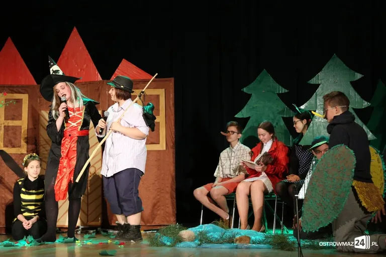 Teatr "Kadra Eli" z ostrowskiej szkoły laureatem festiwalu (zdjęcia, wideo)