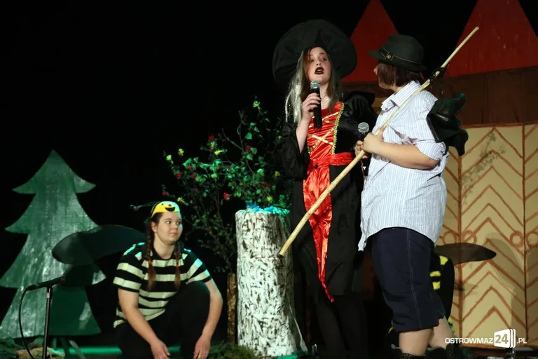 Teatr "Kadra Eli" z ostrowskiej szkoły laureatem festiwalu (zdjęcia, wideo)