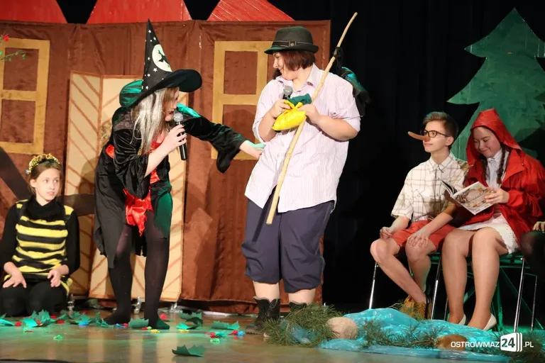 Teatr "Kadra Eli" z ostrowskiej szkoły laureatem festiwalu (zdjęcia, wideo)