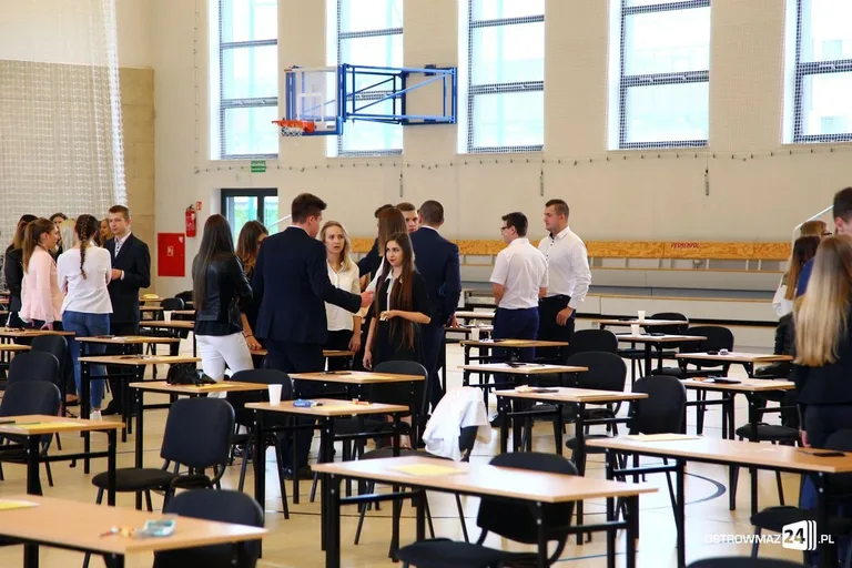 Drugi dzień zmagań maturzystów. Dziś "królowa nauk" (zdjęcia)