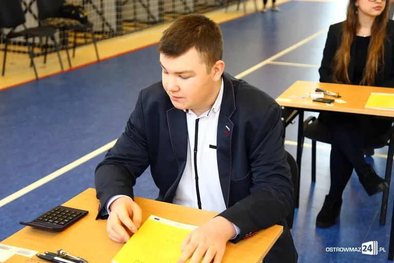 Drugi dzień zmagań maturzystów. Dziś "królowa nauk" (zdjęcia)