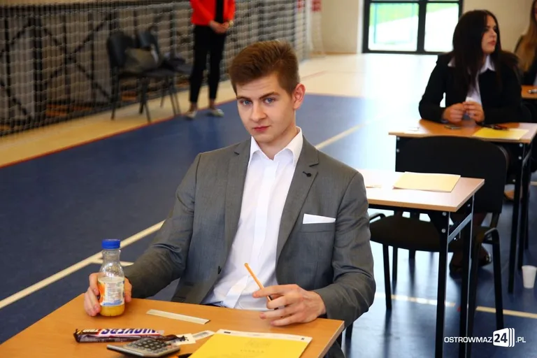 Drugi dzień zmagań maturzystów. Dziś "królowa nauk" (zdjęcia)